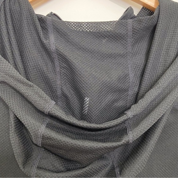 OAKLEY black hoodie zip up athletics shirt in small mesh net material sports - Picture 6 of 14